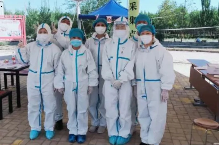 向白衣天使致敬！